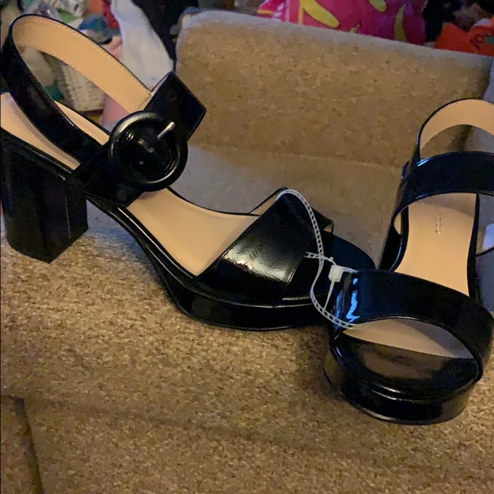 New CL Laundry 7.5 size women’s black patent shoes